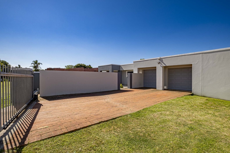4 Bedroom Property for Sale in Summerstrand Eastern Cape